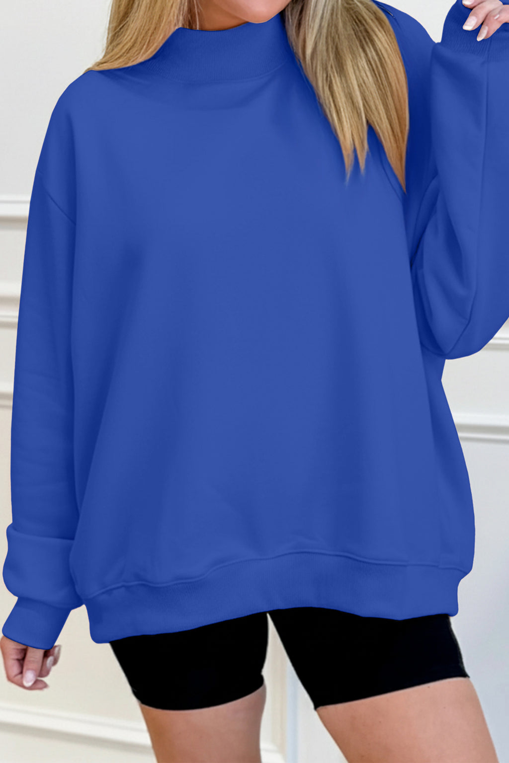 Sweat oversize bleu marine à col montant — style casual chic