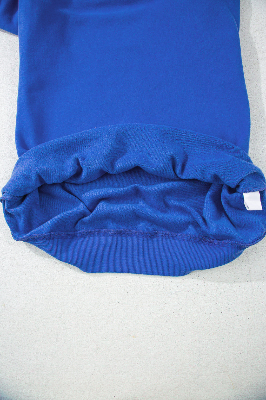 Sweat oversize bleu marine à col montant — style casual chic