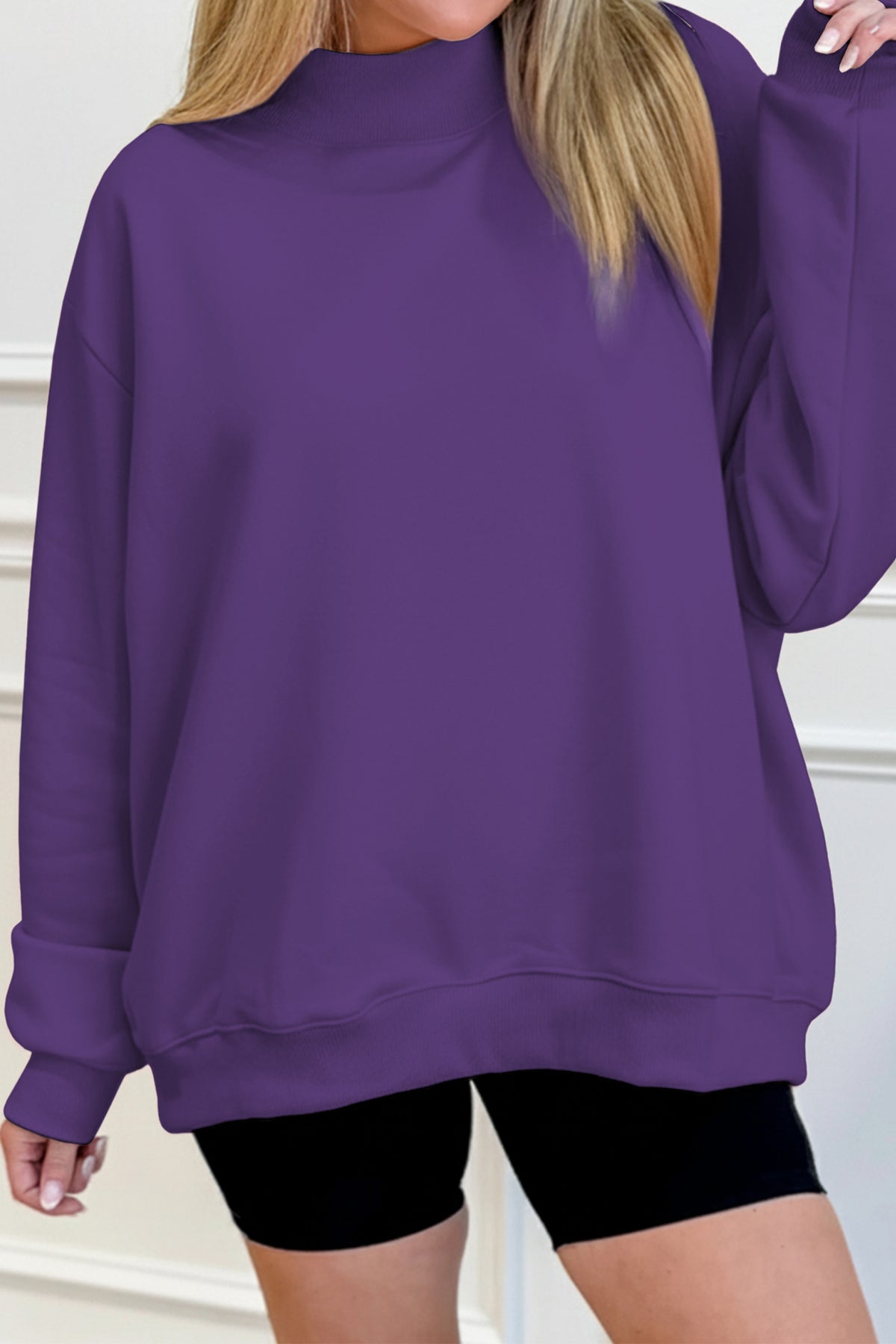 Sweat oversize bleu marine à col montant — style casual chic