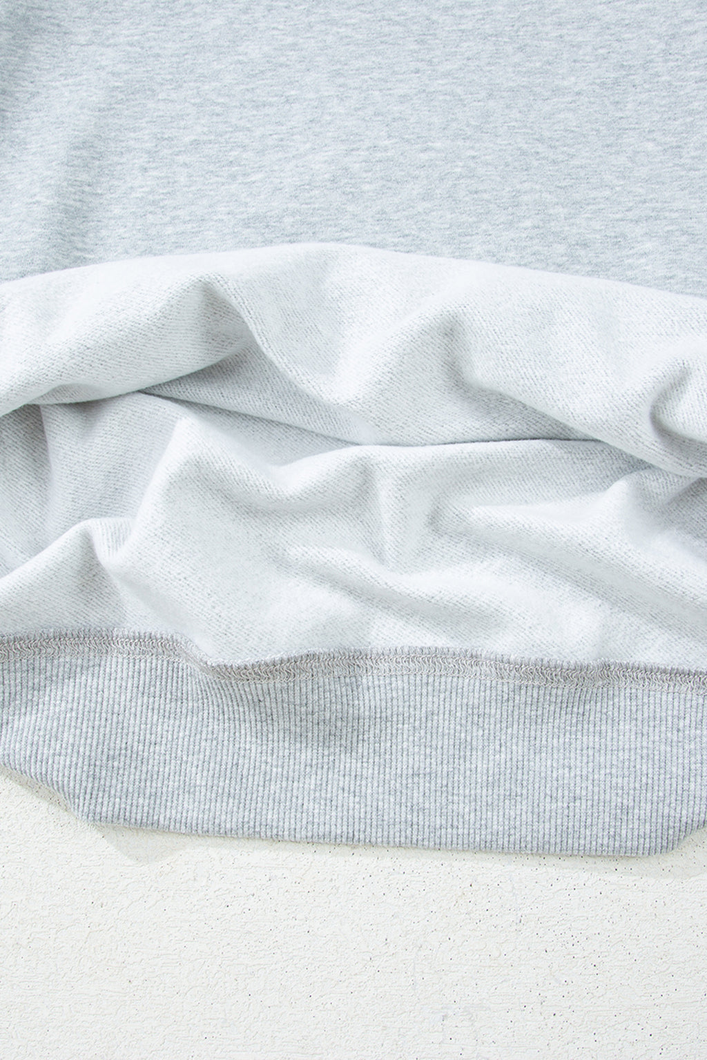 Sweat oversize bleu marine à col montant — style casual chic
