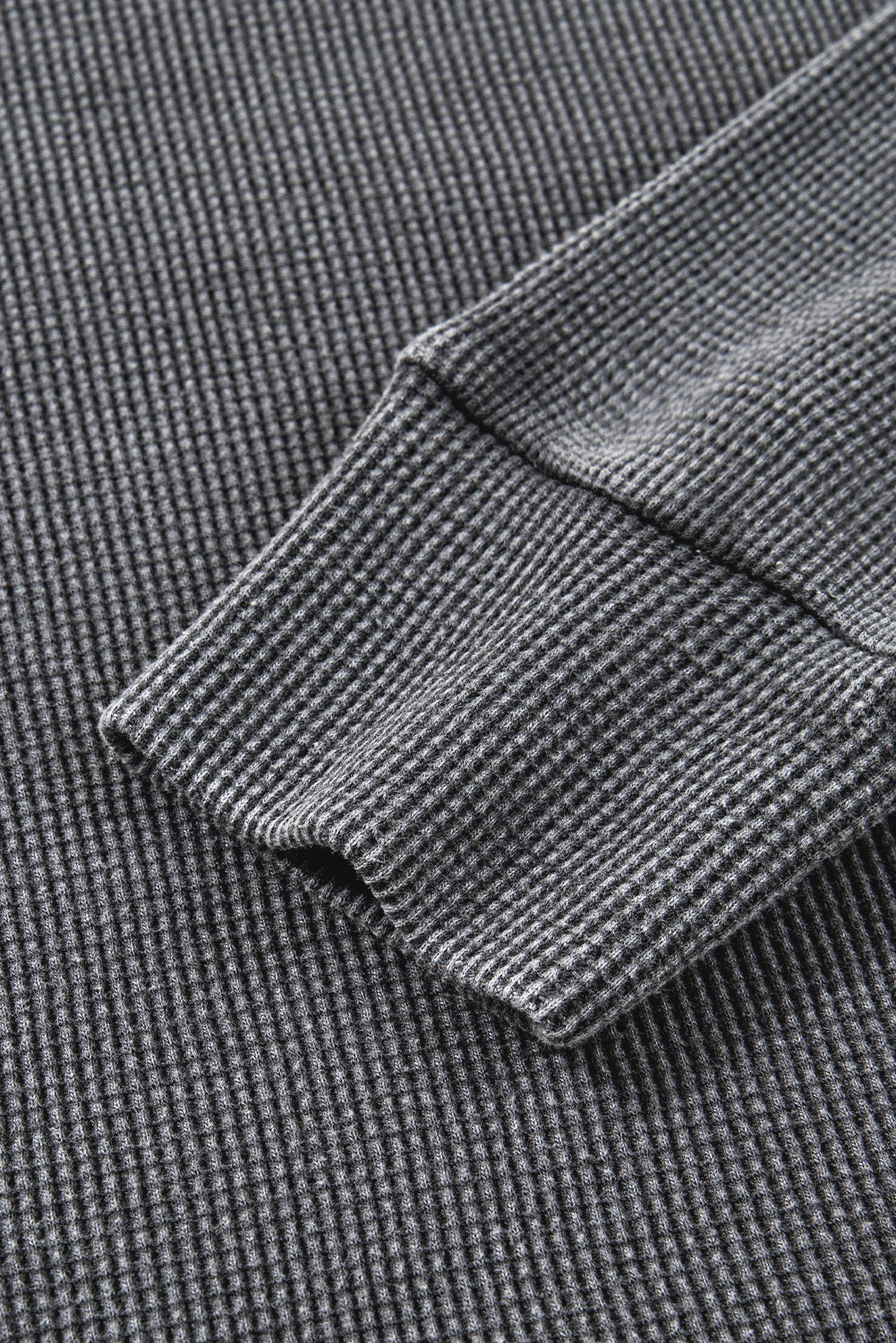 Top en maille gris anthracite à manches longues — coupe ample